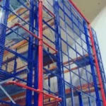 Sistemas de sprinkler em racks de armazenamento